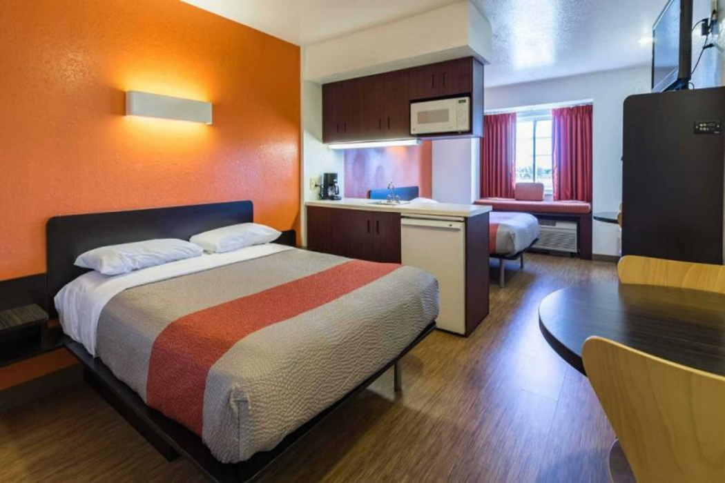 Motel6 Huron, OH - Sandusky 9/62