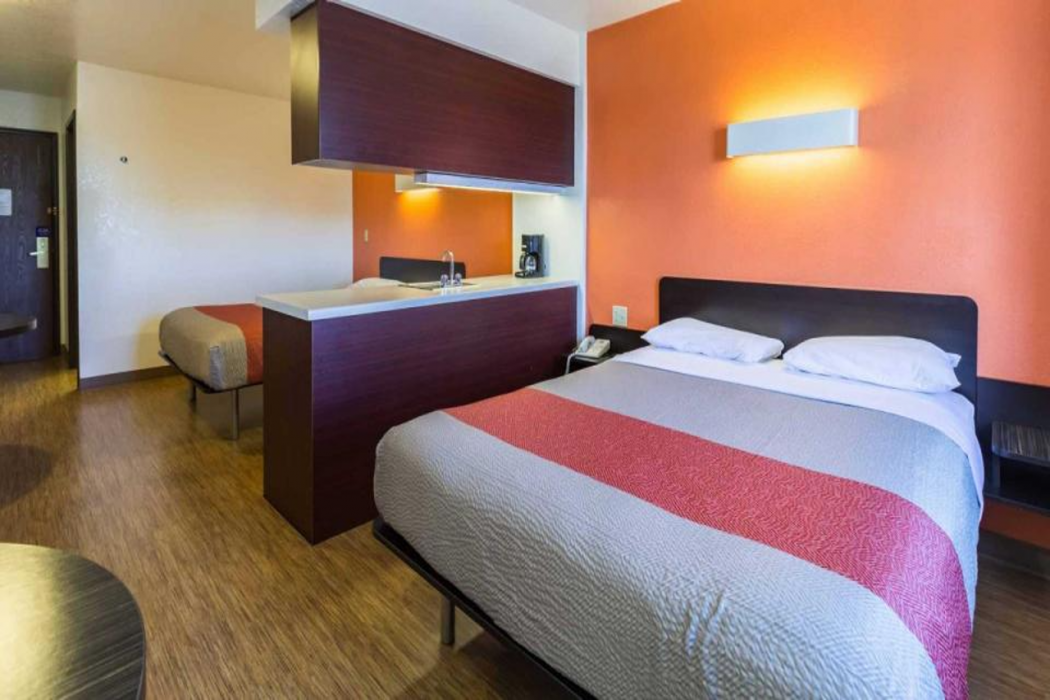 Motel6 Huron, OH - Sandusky 8/62