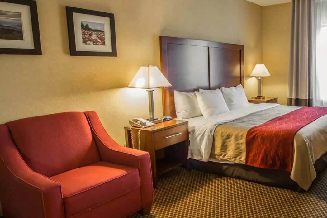 Comfort Inn & Suites Morganton South 18/33