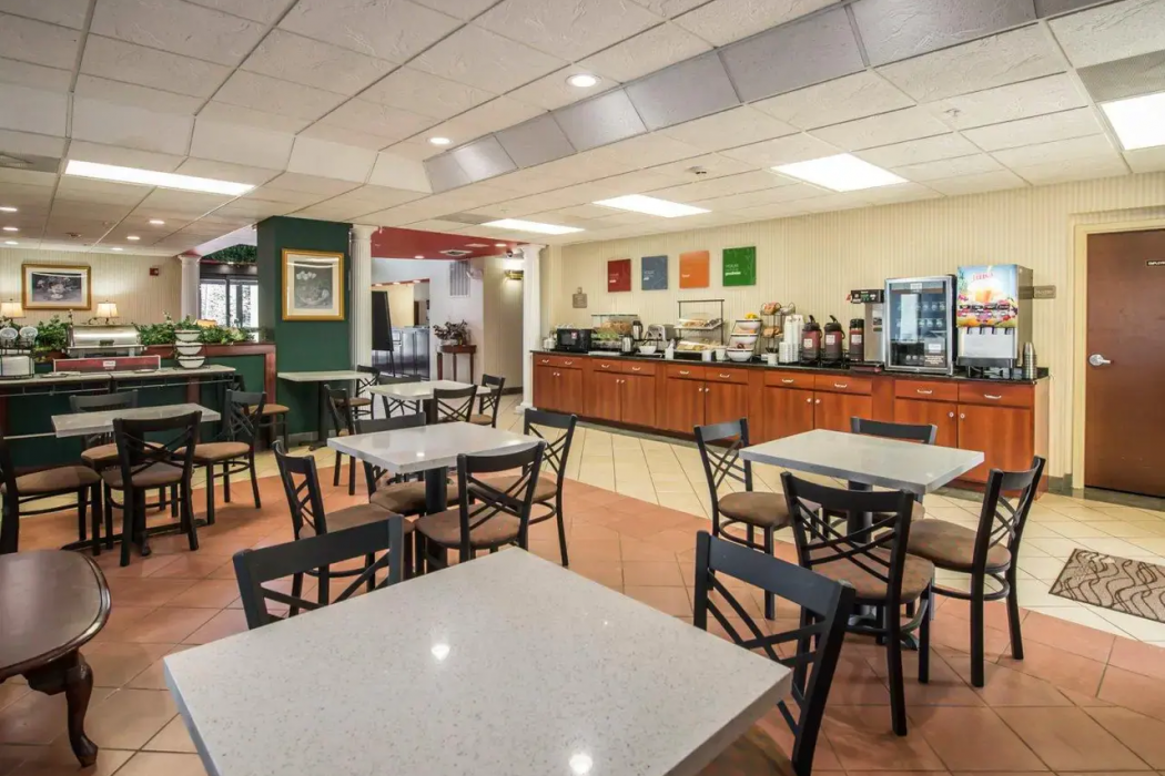 Comfort Inn & Suites Morganton South 28/33