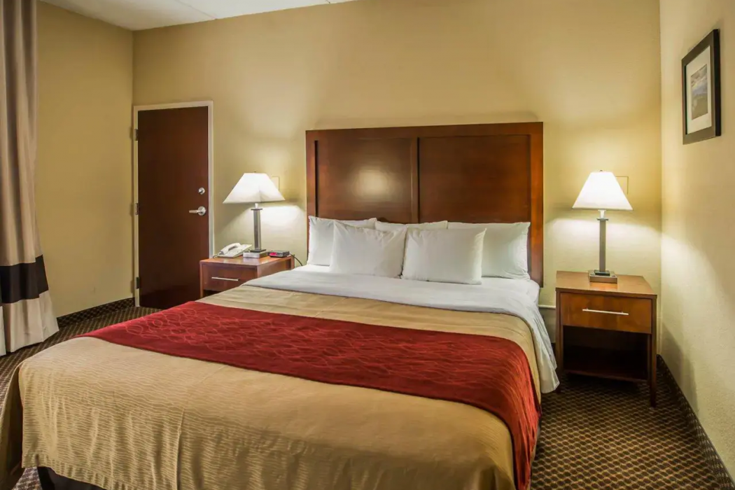 Comfort Inn & Suites Morganton South 16/33