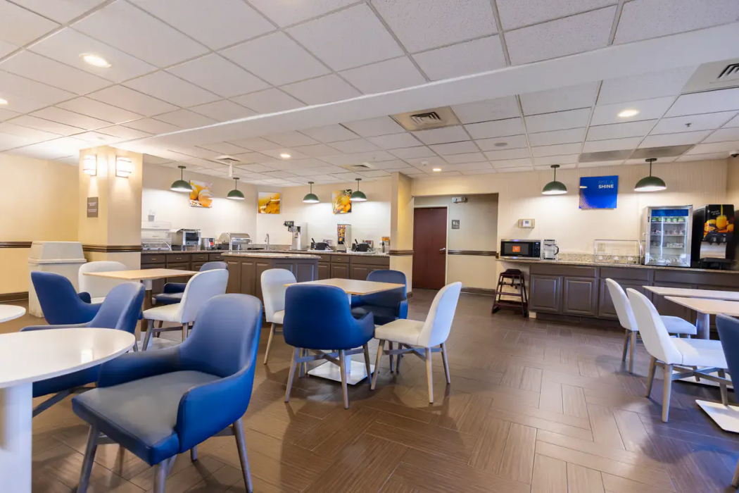 Comfort Suites Springfield I-70 24/32