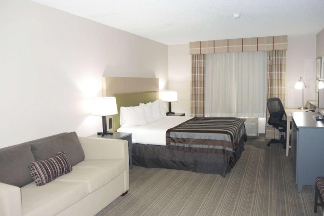 Wingate by Wyndham Matthews/Charlotte, NC 10/18