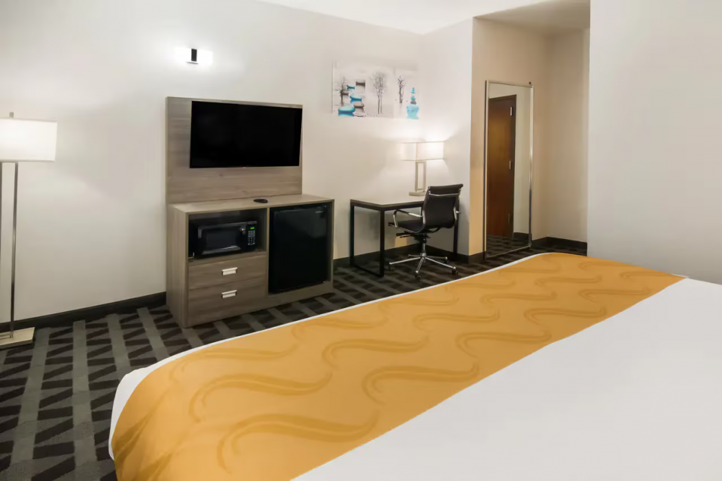 Quality Inn & Suites Waco North 8/28