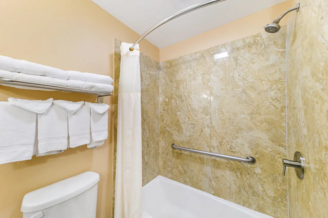 Quality Inn & Suites Lubbock South 12/17