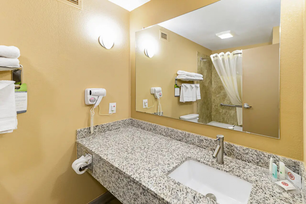 Quality Inn & Suites Lubbock South 10/17