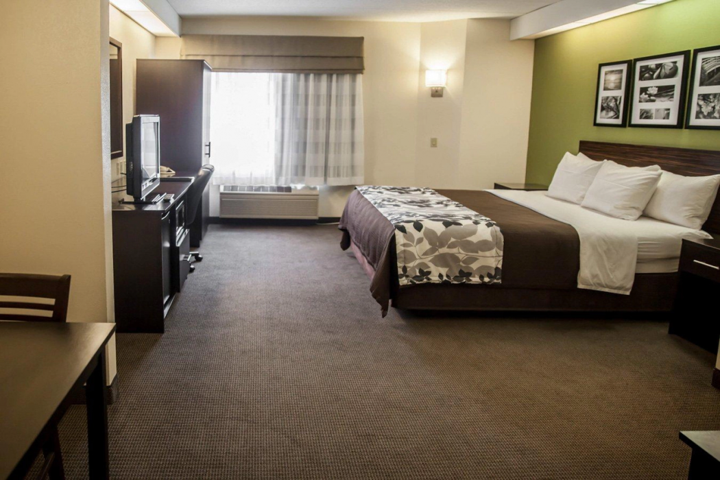 Sleep Inn and Suites Hagerstown 12/32