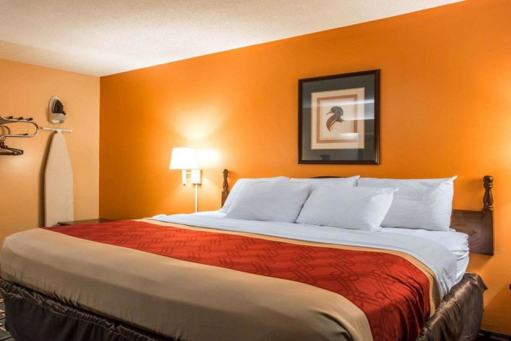 Econo Lodge Eufaula South 10/23