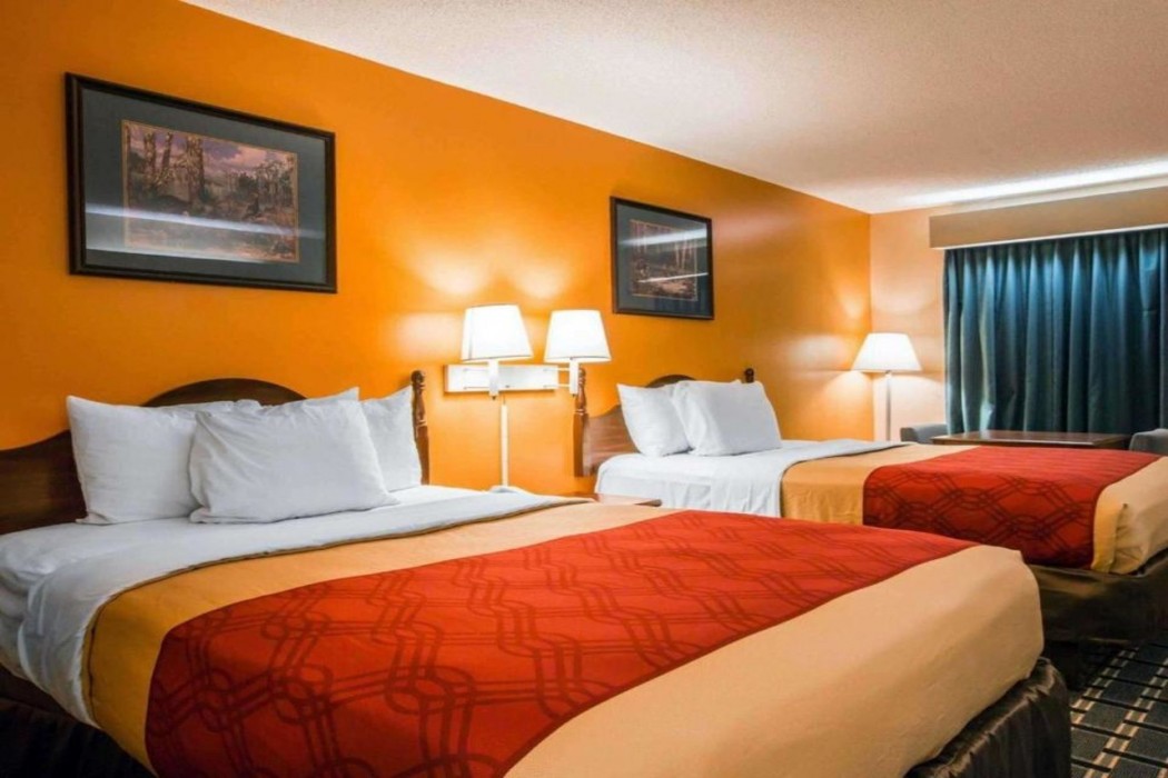 Econo Lodge Eufaula South 13/23
