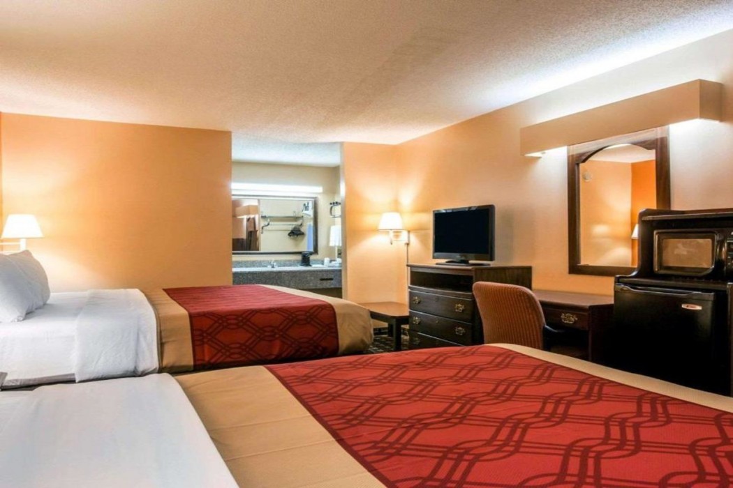 Econo Lodge Eufaula South 8/23