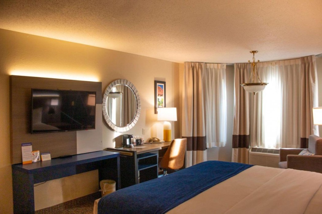 Comfort Inn & Suites Geneva - West Chicago 10/32