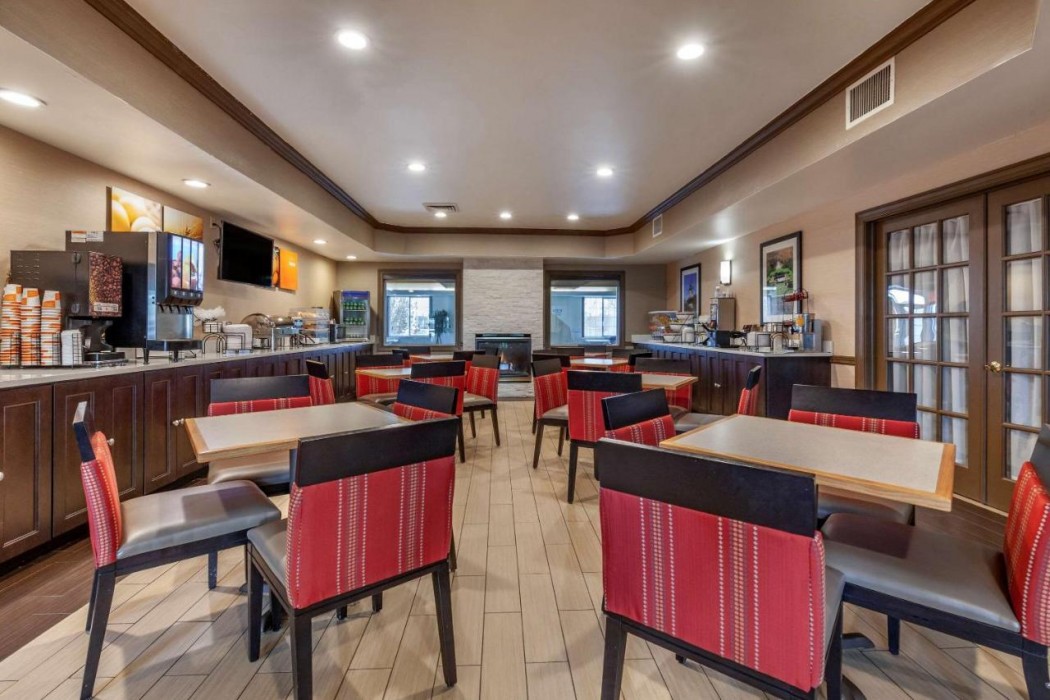Comfort Inn & Suites Geneva - West Chicago 14/32
