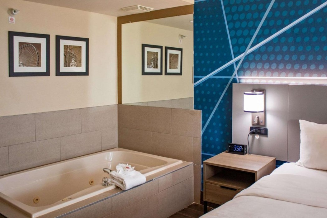 Comfort Inn & Suites Geneva - West Chicago 8/32