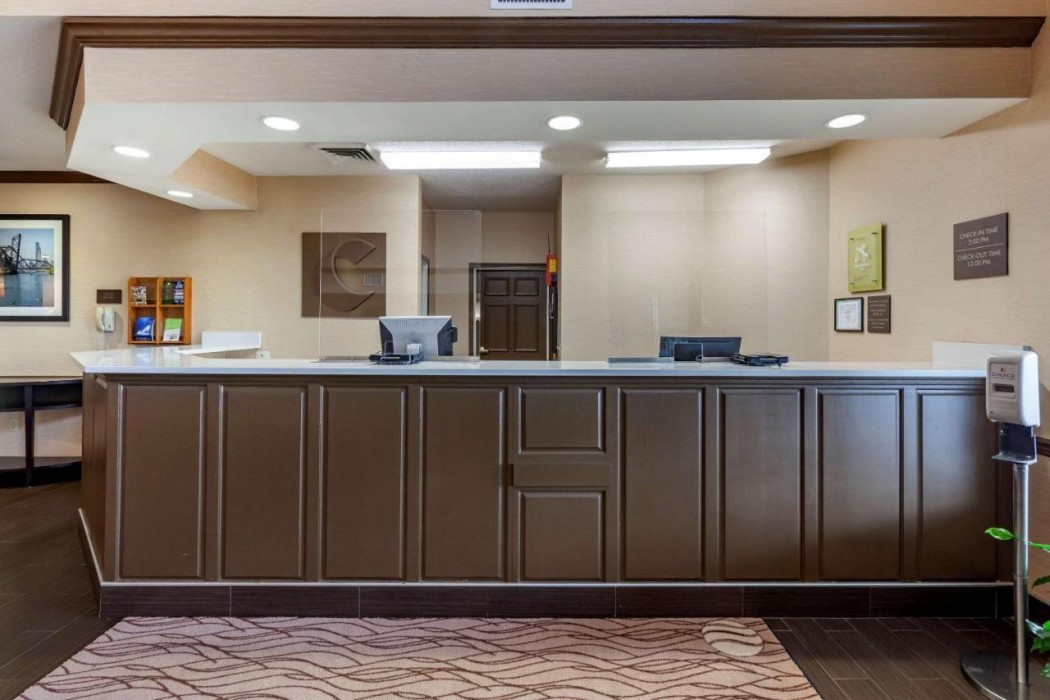 Comfort Inn & Suites Geneva - West Chicago 2/32