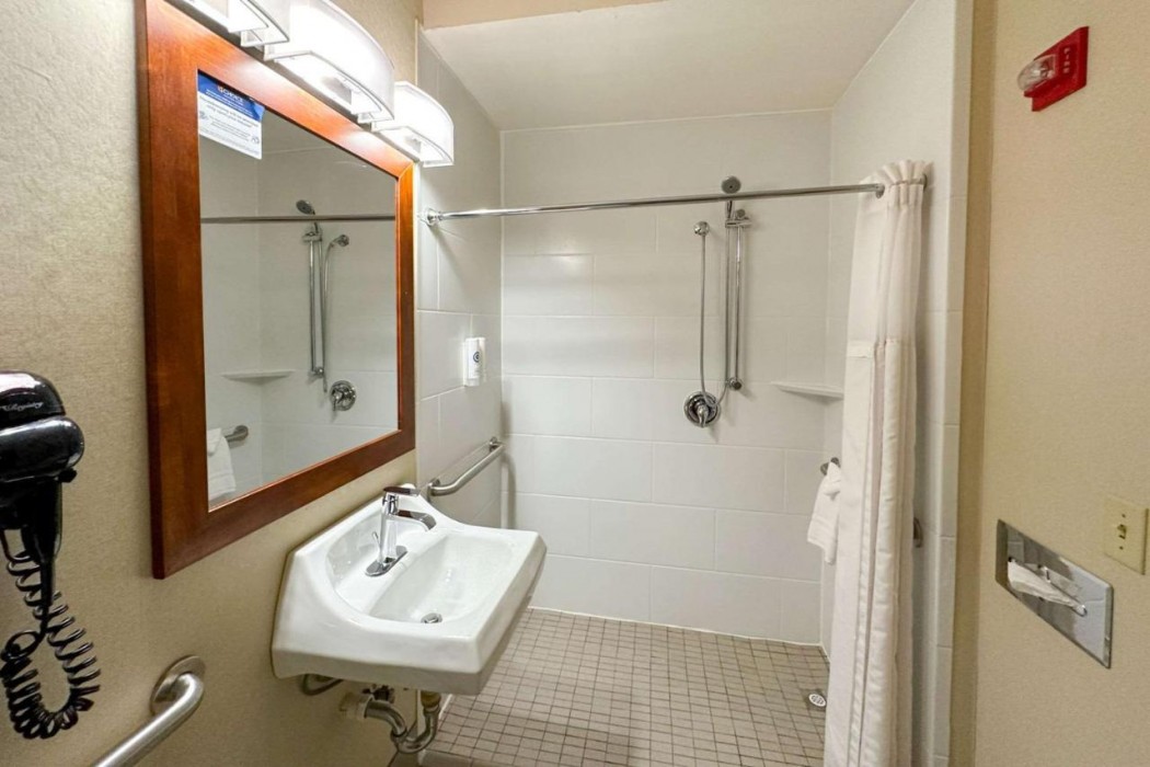 Comfort Inn & Suites Geneva - West Chicago 7/32