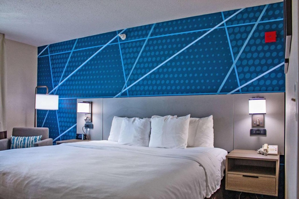 Comfort Inn & Suites Geneva - West Chicago 9/32