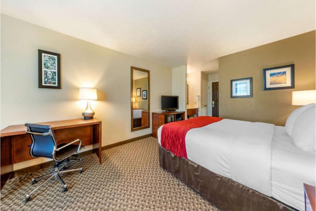 Comfort Inn & Suites Lancaster Antelope Valley 16/40