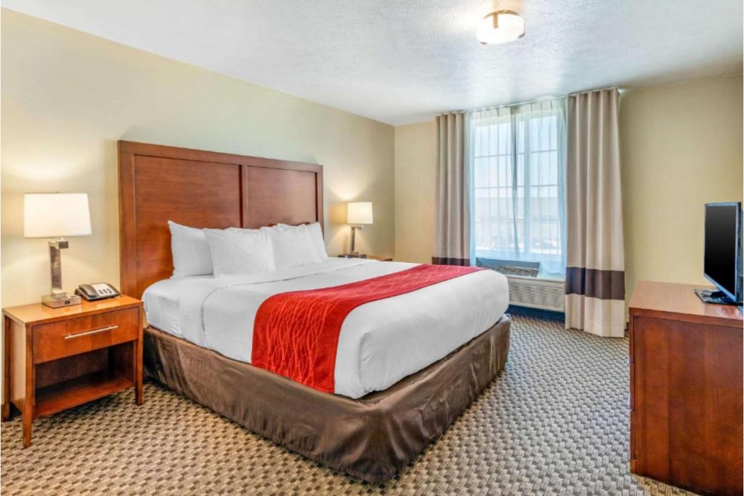 Comfort Inn & Suites Lancaster Antelope Valley 13/40