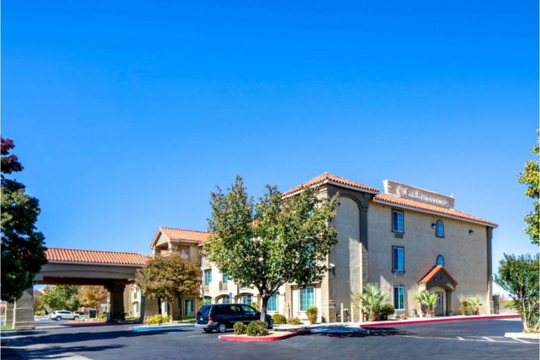 Comfort Inn & Suites Lancaster Antelope Valley 1/40