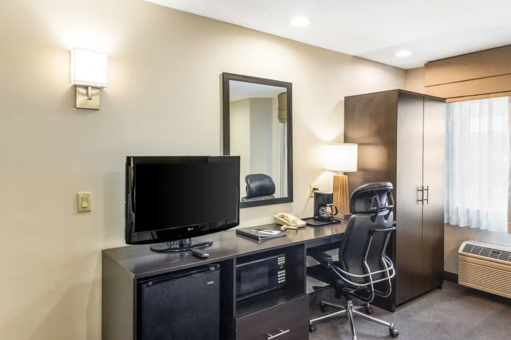 Sleep Inn & Suites Niantic North 8/36