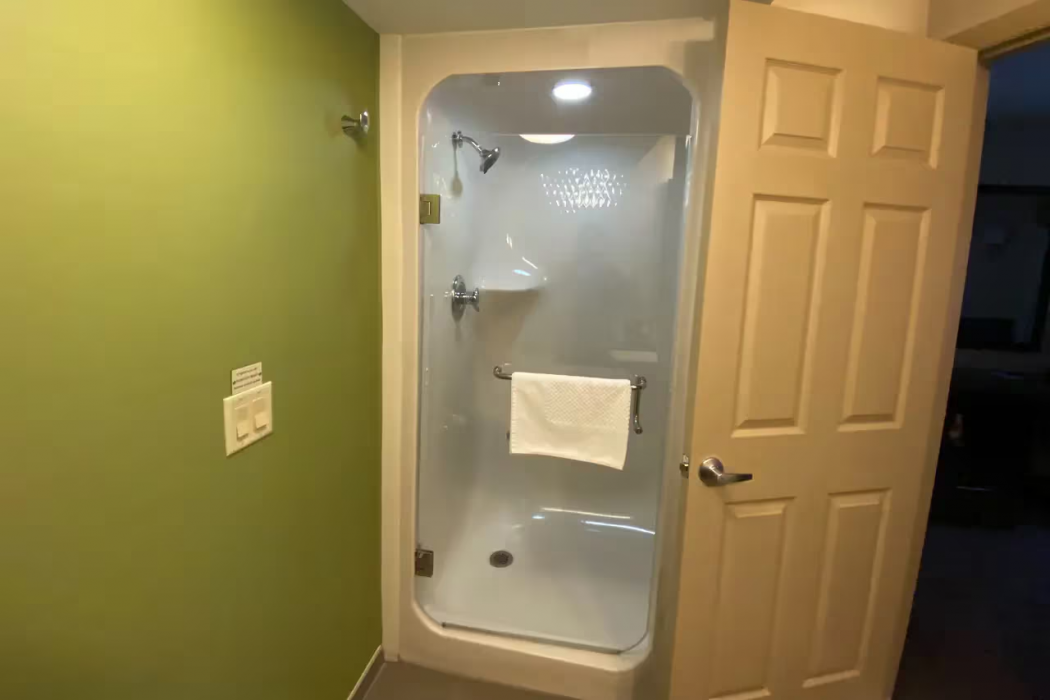 Sleep Inn & Suites Niantic North 6/36