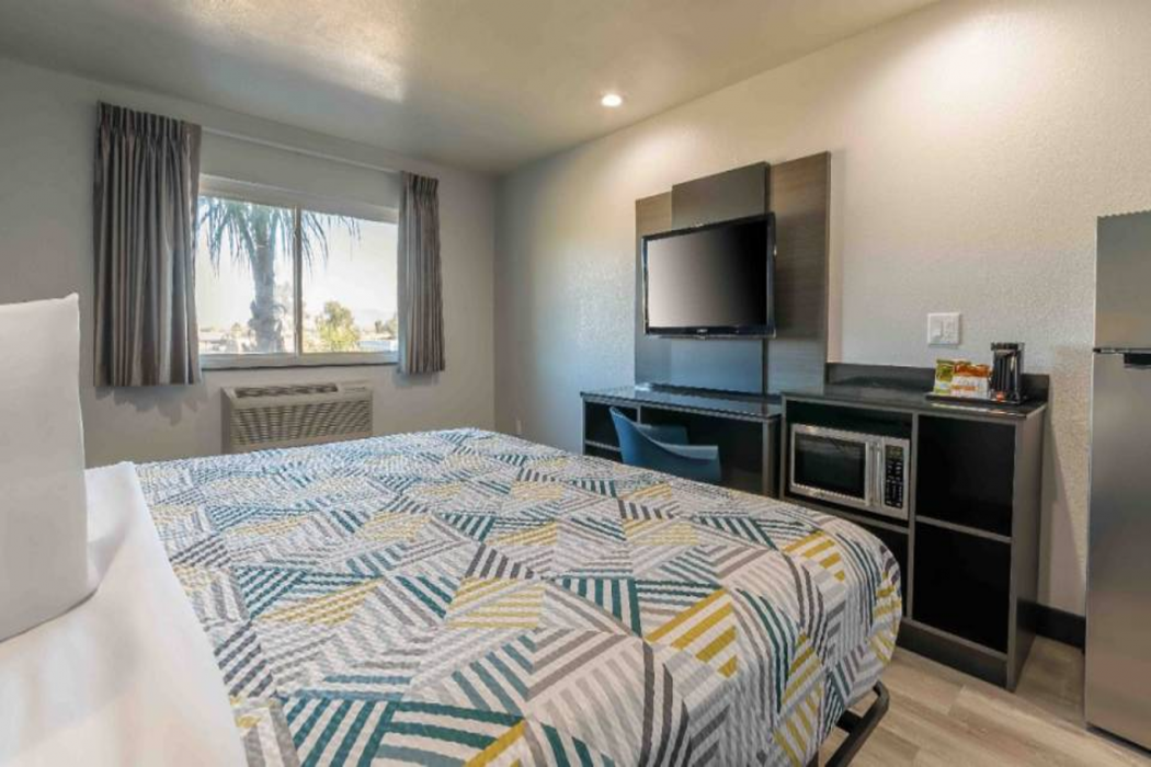 Studio6 Suites Perris, CA 13/32