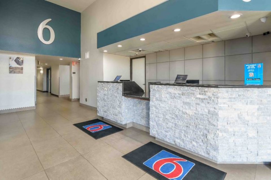 Lobby at Studio6 Suites Perris, CA, PERRIS - CA