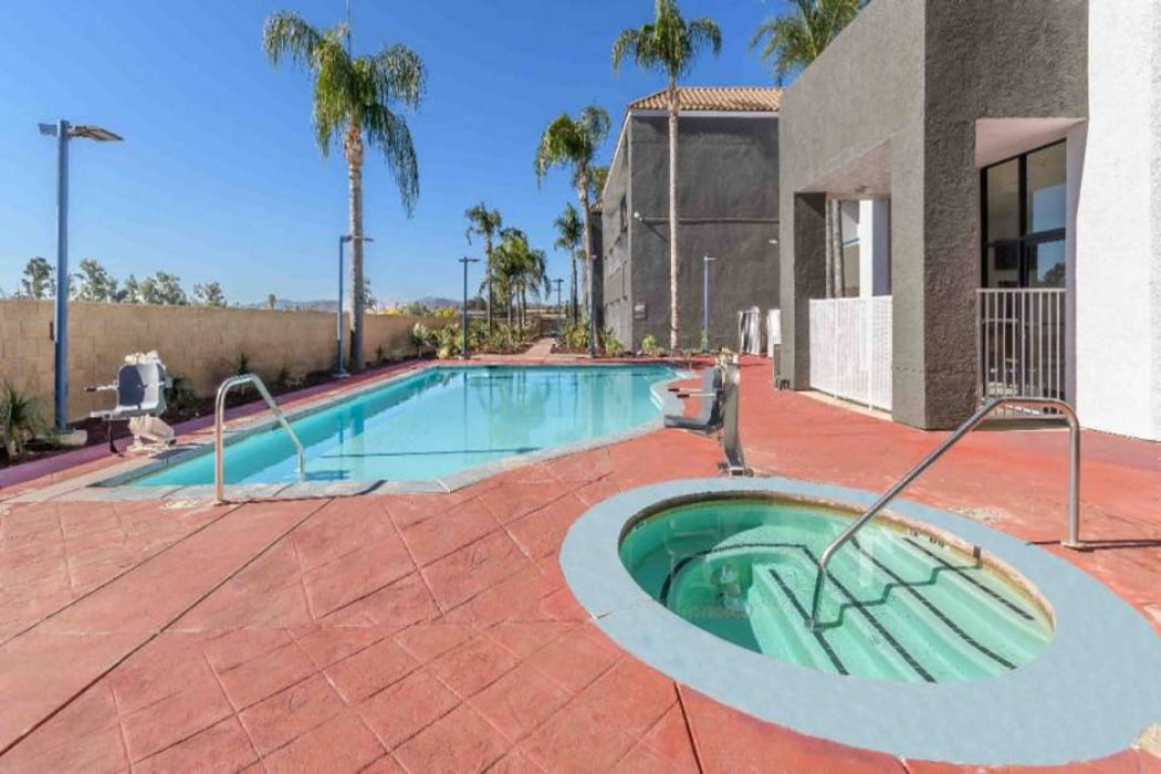 Studio6 Suites Perris, CA 21/32