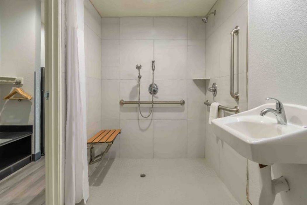 Studio6 Suites Perris, CA 5/32