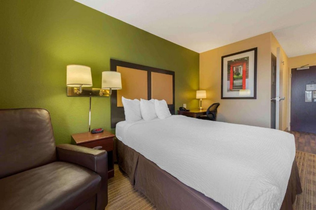 MainStay Suites Rochester South Mayo Clinic 9/25