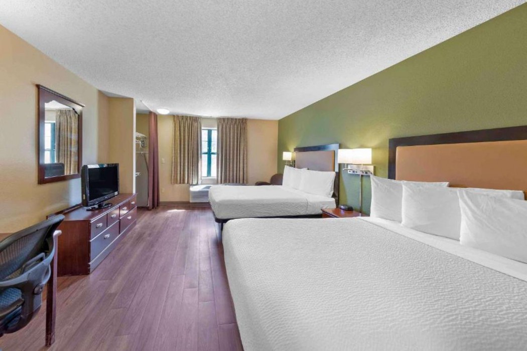 MainStay Suites Rochester South Mayo Clinic 15/25