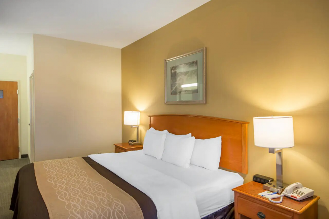 Quality Inn and Suites MidAmerica Industrial Park Area 5/21