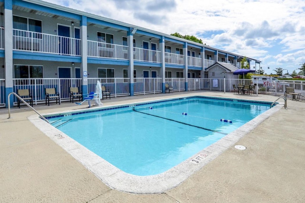 Rodeway Inn North Charleston - Ashley Phosphate 26/38