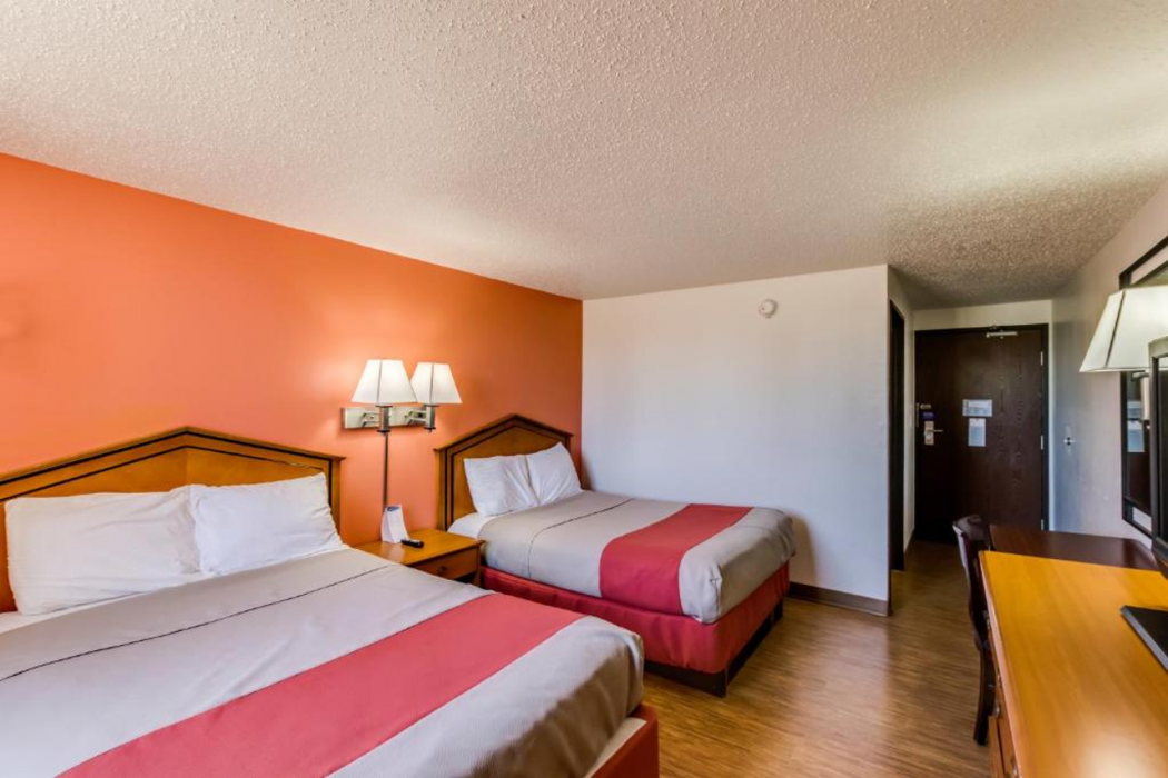 Motel6 Albert Lea, MN 18/59