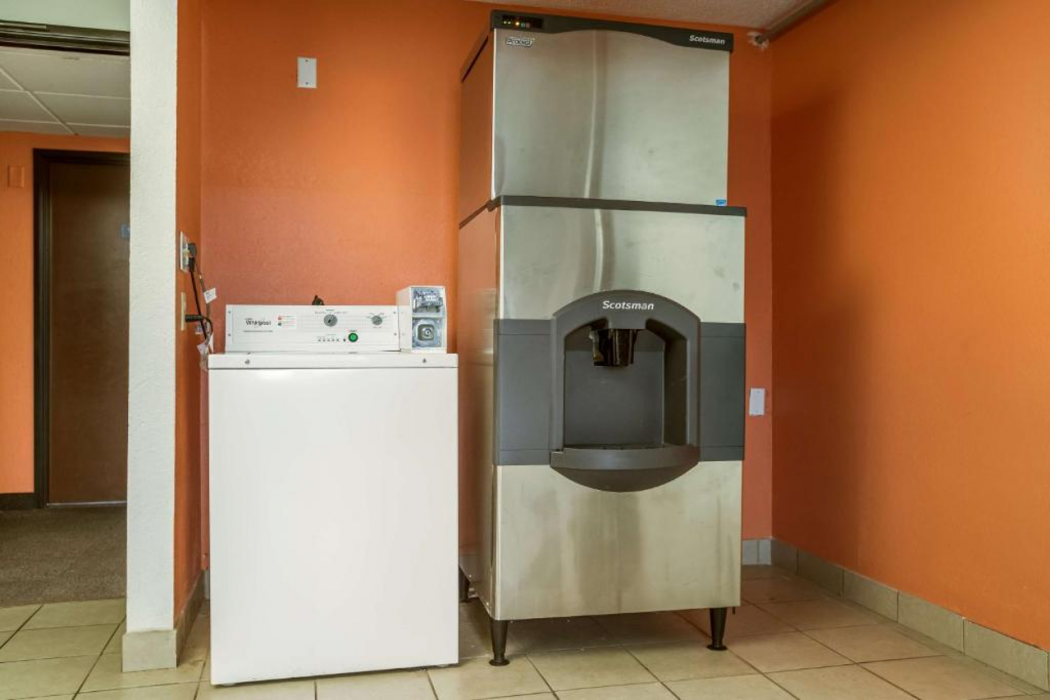 Motel6 Albert Lea, MN 32/59