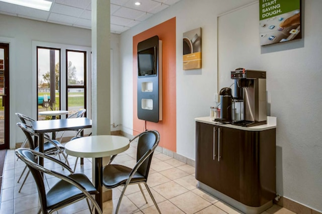 Motel6 Albert Lea, MN 33/59