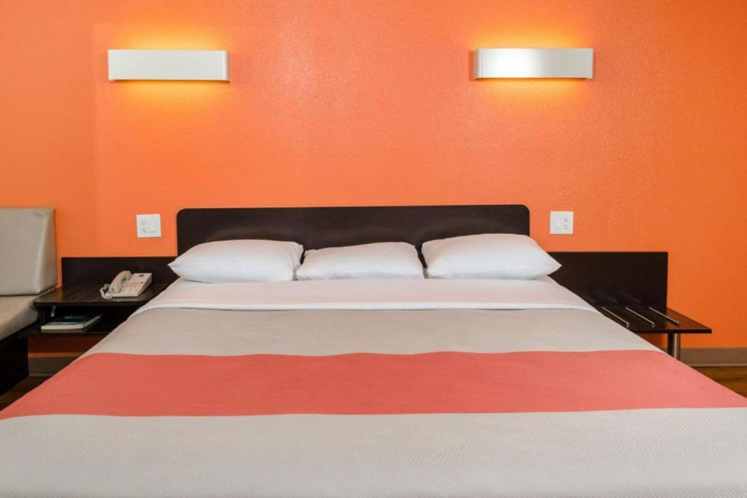 Ramada by Wyndham Merced 16/57