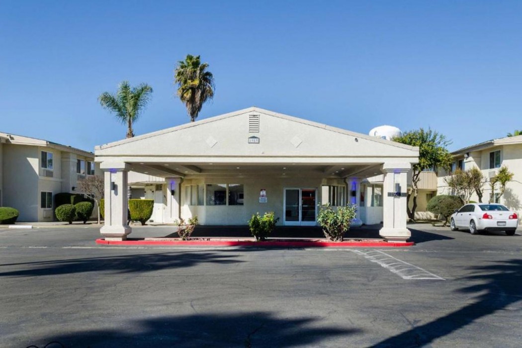 Ramada by Wyndham Merced 1/57