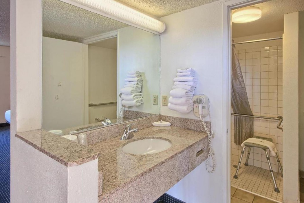 Ramada by Wyndham Merced 20/57