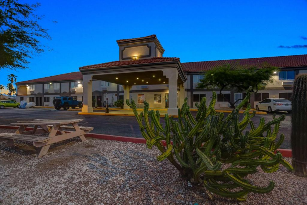 Americas Best Value Inn Apache Junction 1/56