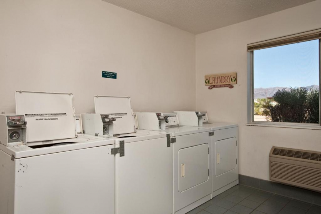 Americas Best Value Inn Apache Junction 33/56