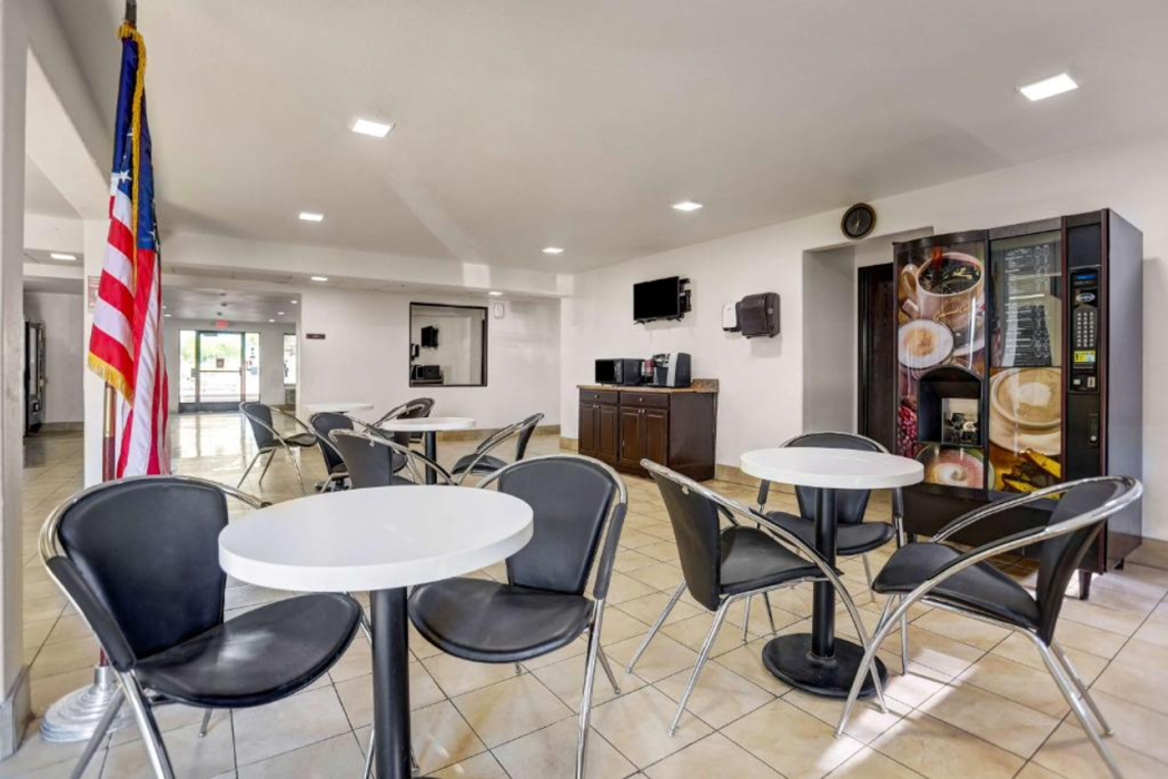 Americas Best Value Inn Apache Junction 32/56