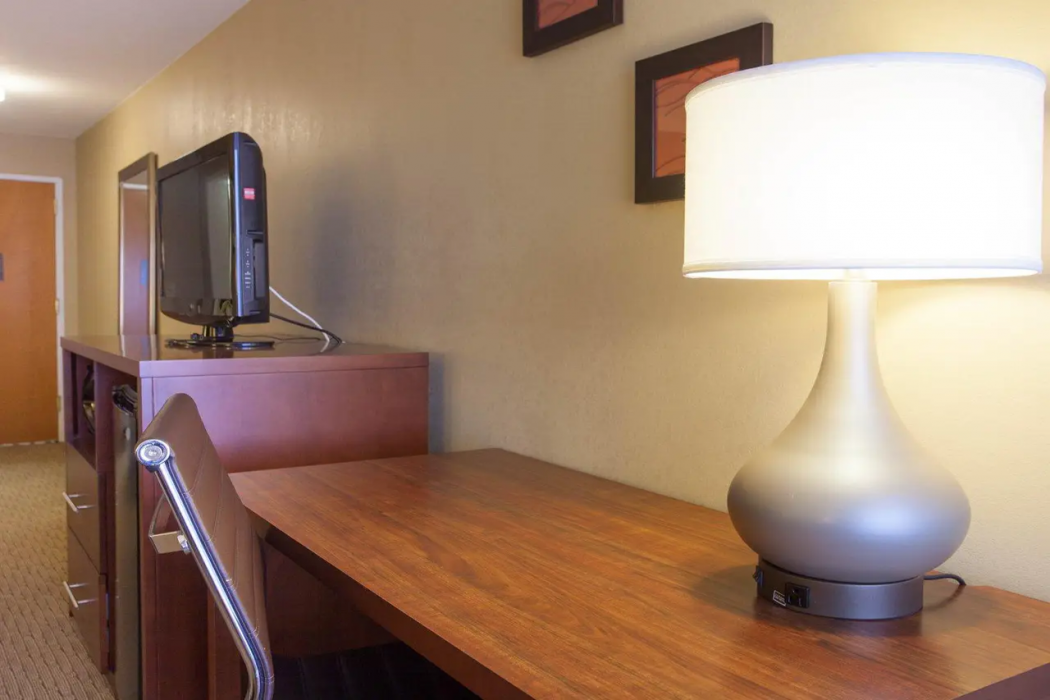 Quality Inn & Suites I-40 East 5/59