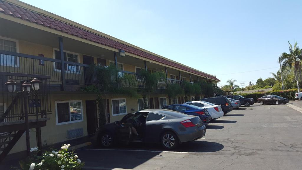 Anaheim Astoria Inn & Suites photo2