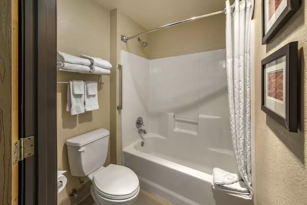 Comfort Inn Fontana, CA 13/26