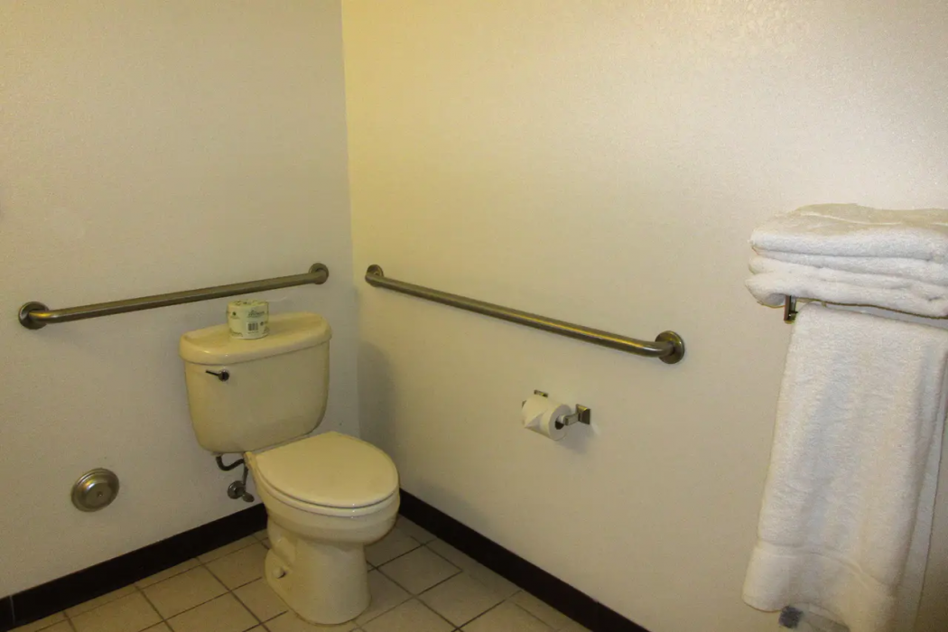 Quality Inn Sawyer, MI 4/35