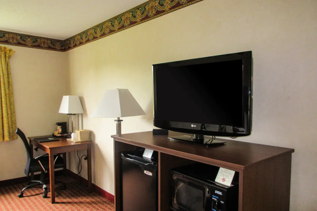 Quality Inn Sawyer, MI 16/35