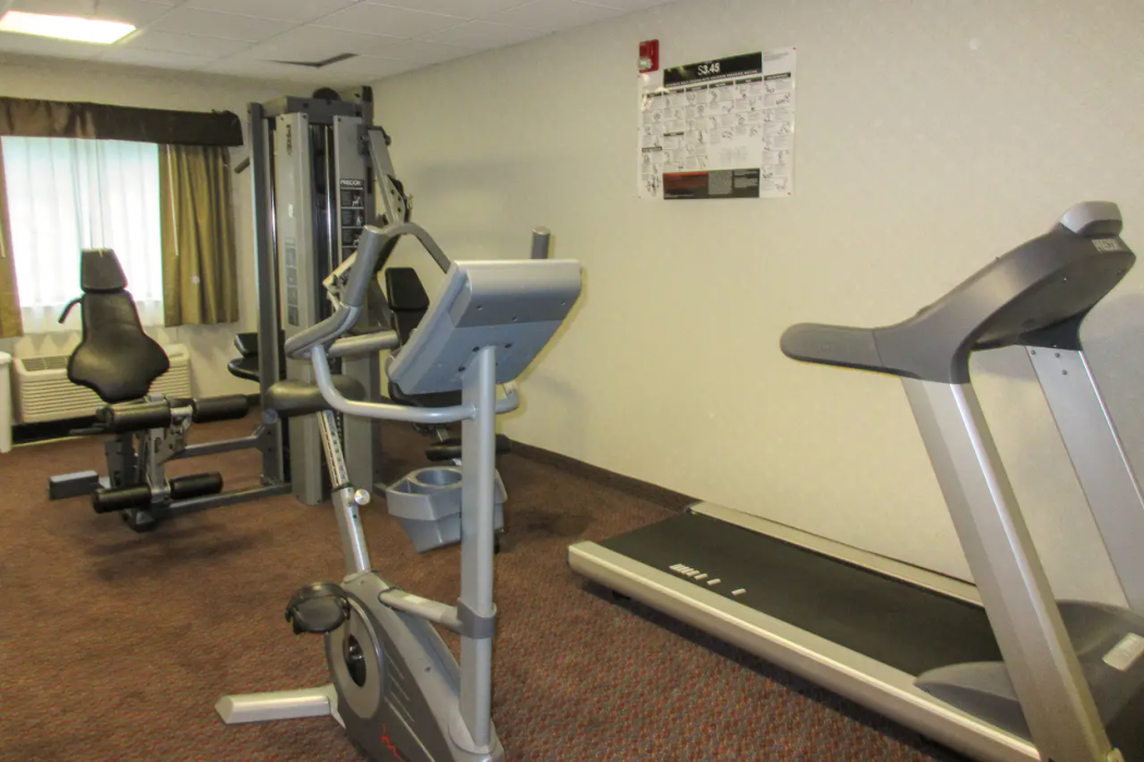 Quality Inn Sawyer, MI 18/35