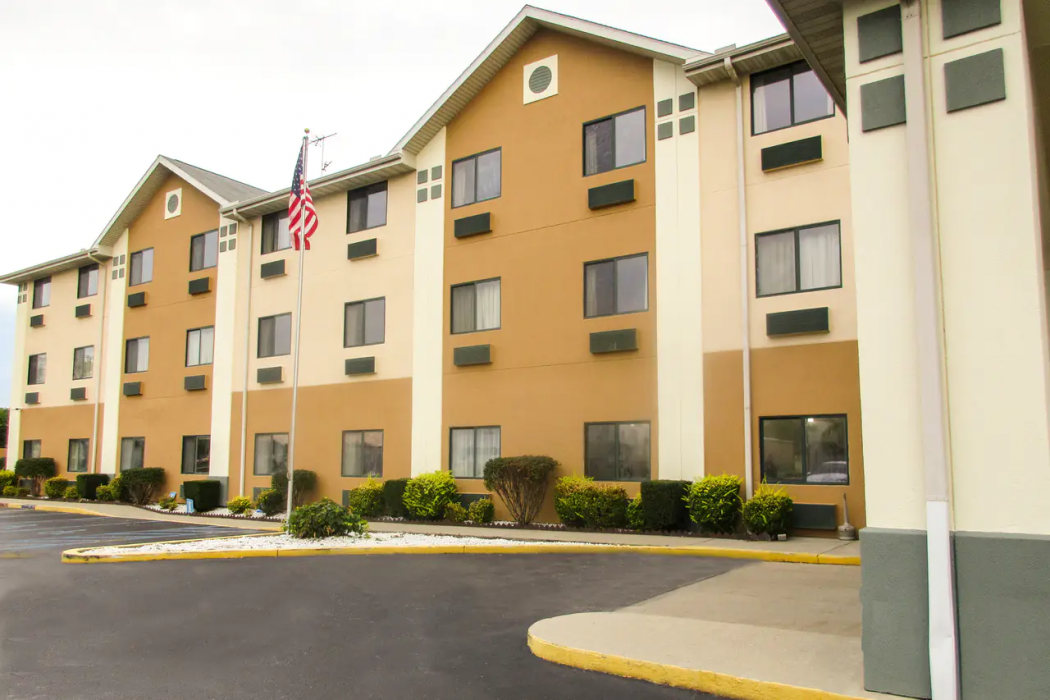 Quality Inn Sawyer, MI 1/35