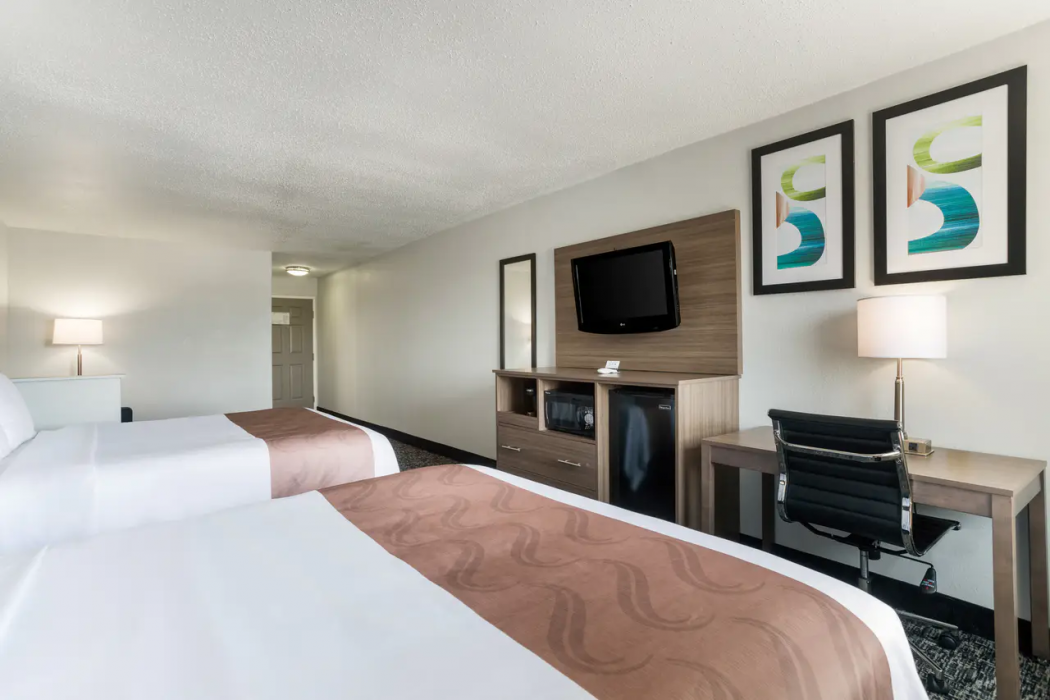 Quality Inn & Suites Ferdinand 15/27